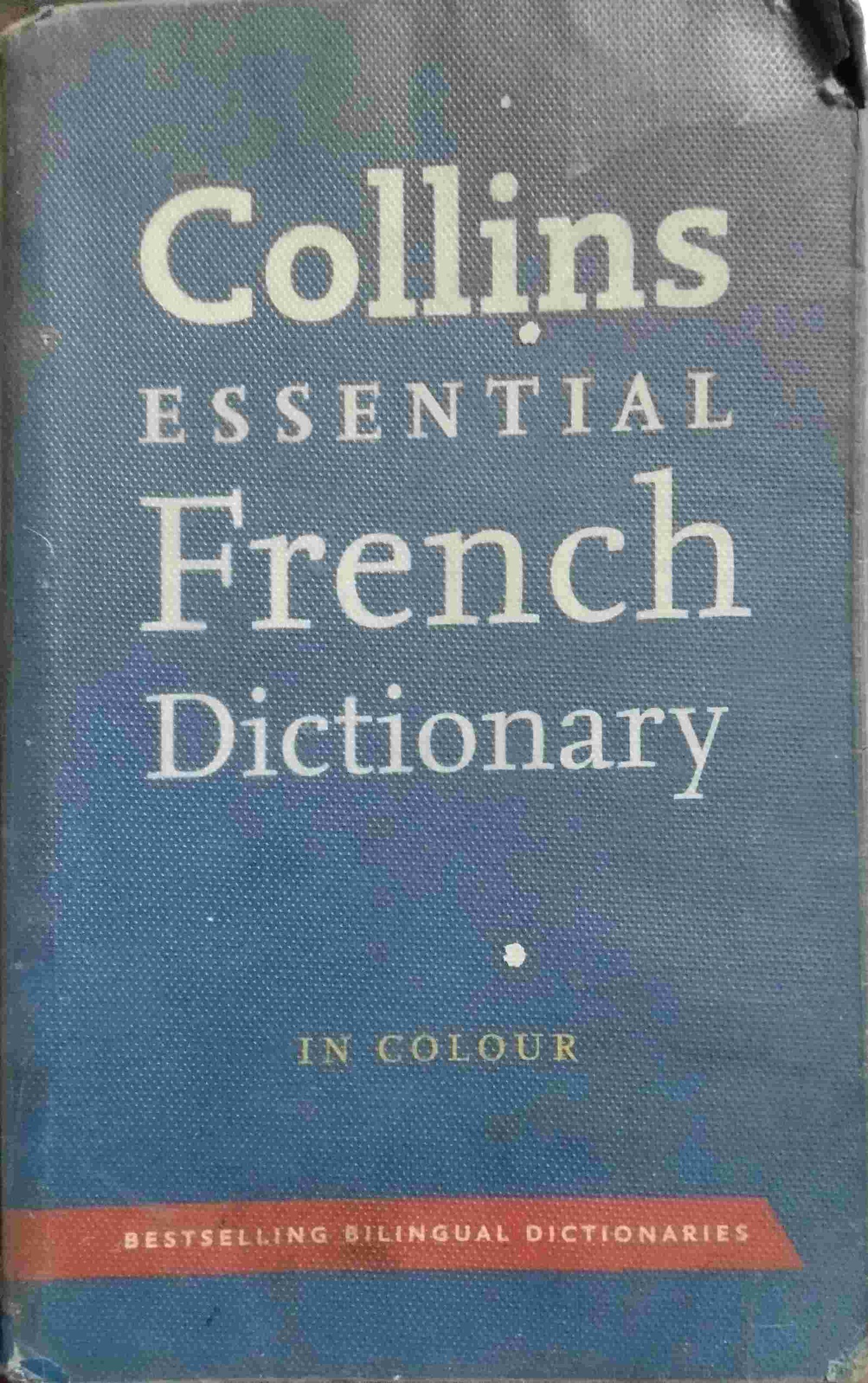 Collins Essential French Dictionary (In Colour)