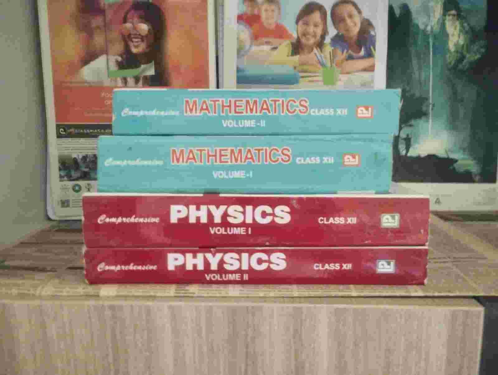 CLASS  XII COMPREHENSIVE(PHYSICS & MATHS)