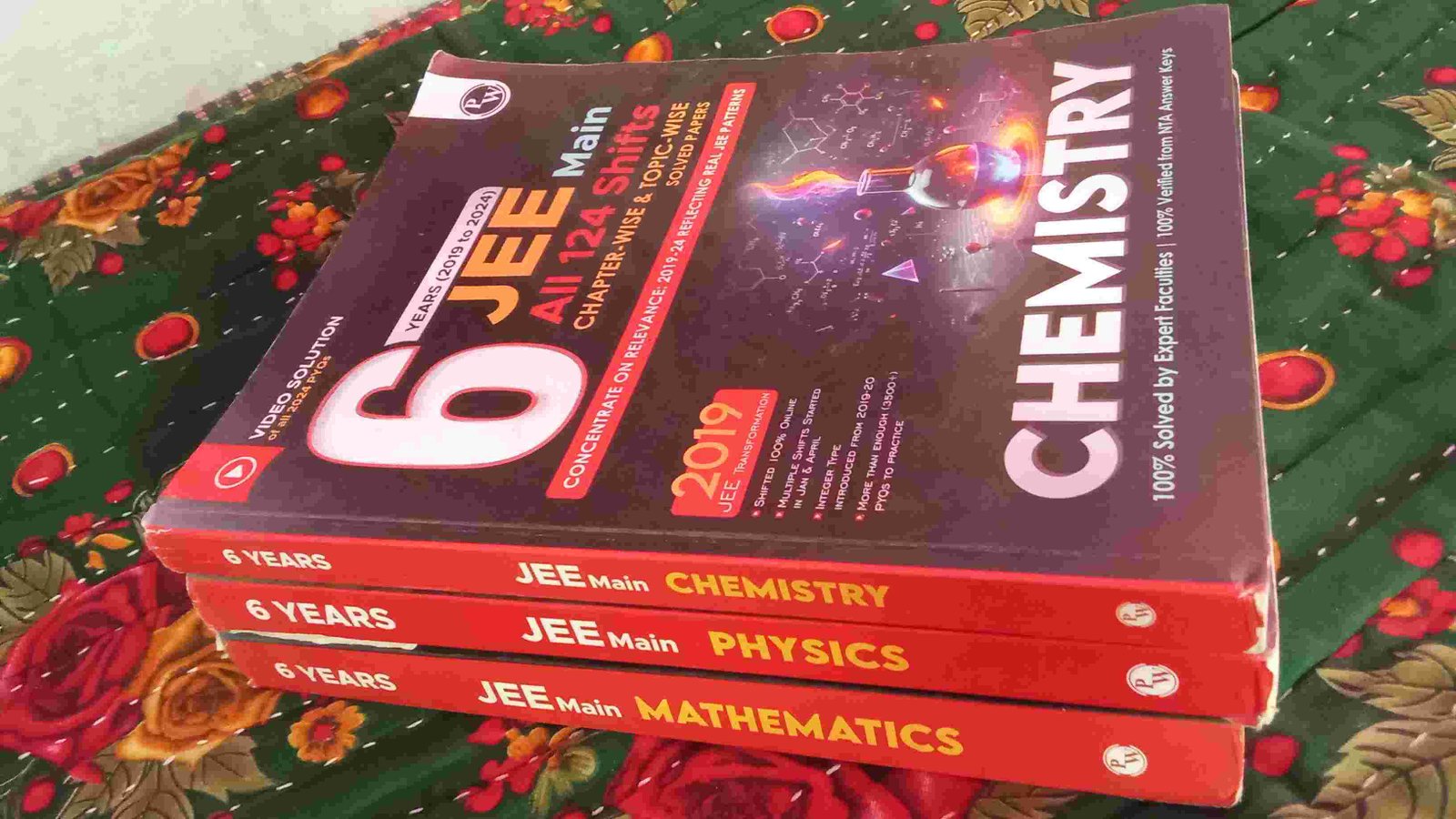 PW, Jee Main, 6 years pyq book
